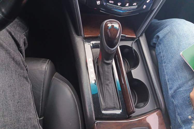 Used Cadillac XTS 2016 28T Luxury Model Gear Lever