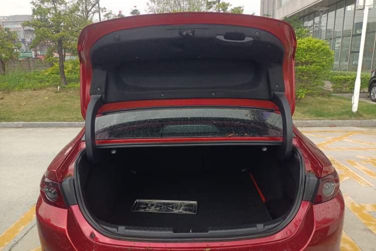 Used Mazda 3 Axela 2021 1.5L Automatic ZhiMei Edition Trunk