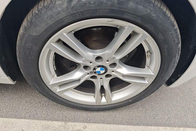 Used BMW 3 Series GT 2019 320i M Sport Package Right Front Wheel Hub