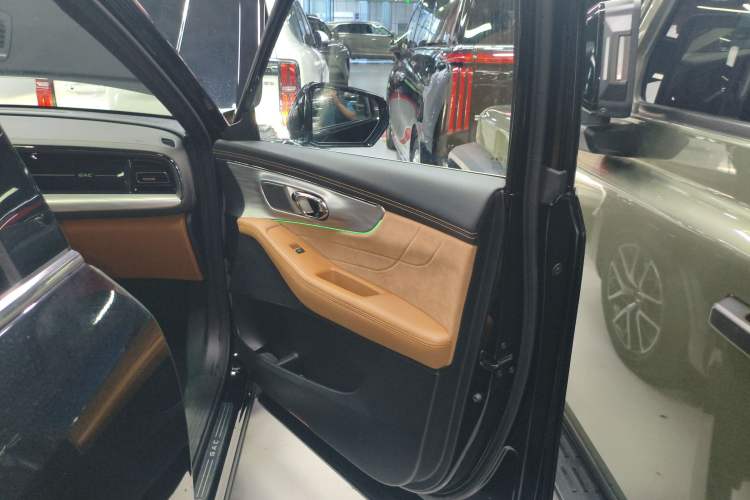 Used GAC Trumpchi ES9 2024 PHEV with 143 km Max