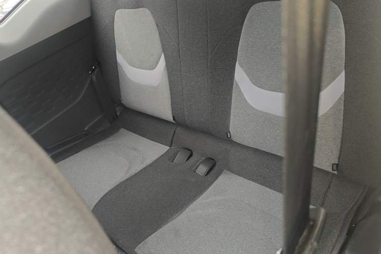 Used Chery QQ Ice Cream 2022 120km Conical Shape Lithium Iron Phosphate Left Rear Seat