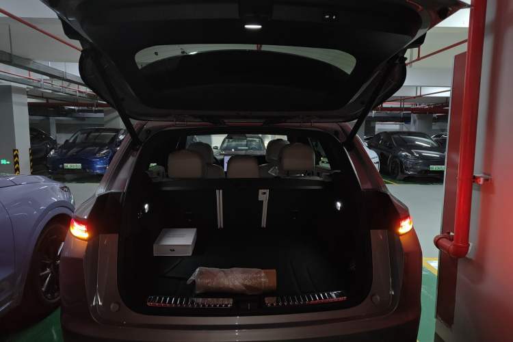 Used Li Auto L7 2023 Pro Model
