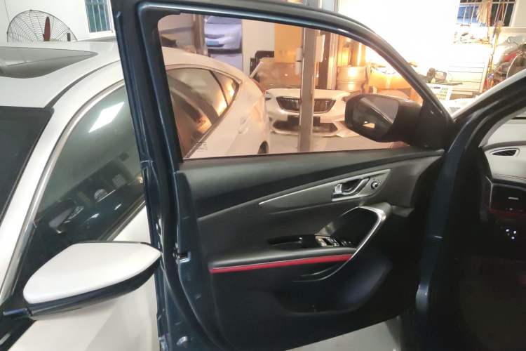 Used CHANGAN CS55 2018 1.5T Automatic Colorful Edition China V Standard
