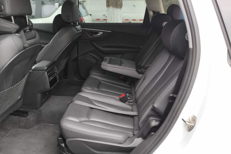 Used Audi Q7 2022 55 TFSI quattro S line Sport model Left Rear Seat