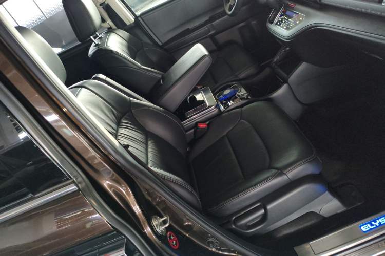 Used Honda Elysion 2016 2.4L Supreme Edition Right Front Seat