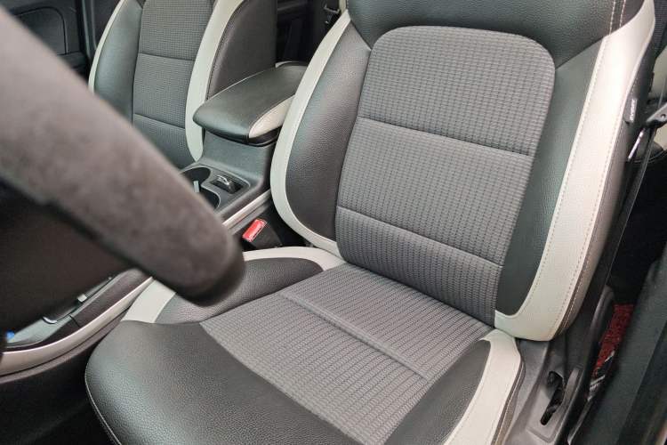 Used Qoros 5 2017 1.6T Automatic Prestige Model Left Front Seat