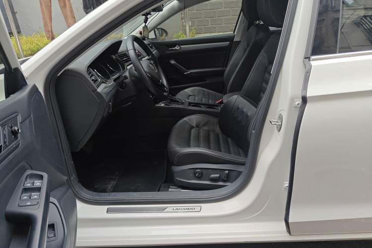 Used Volkswagen Lamando 2018 280TSI DSG Luxury Edition Left Front Seat