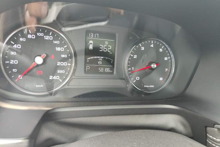 Used Roewe RX5 2019 20T Two-Wheel Drive Automatic 4G Connected Platinum Edition
