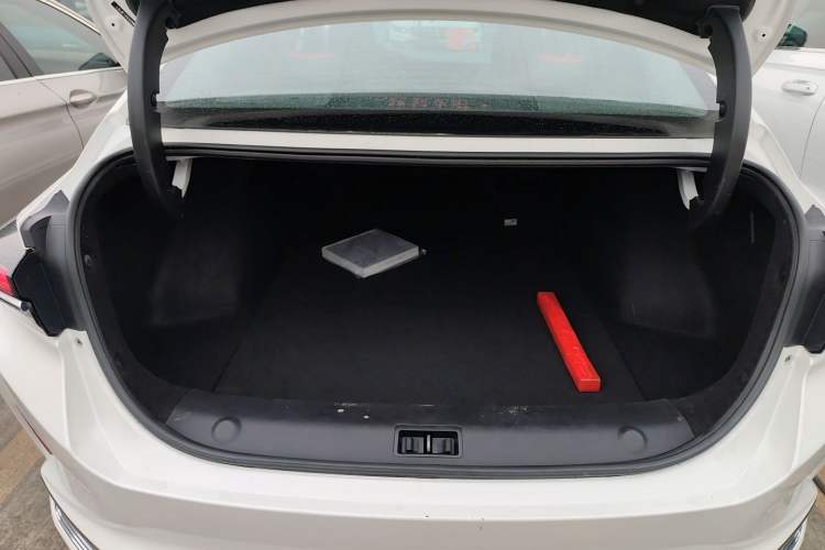 Used Dongfeng Aeolus Yixuan MAX 2021 1.5T Ultra-Stylish Trendsetter Edition
