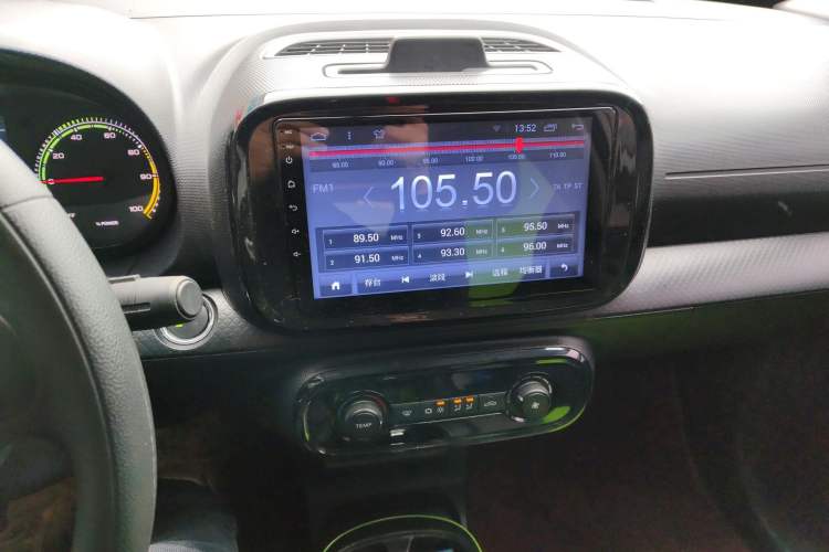 Used Roewe Clever 2021 302 km New Four-Seater Super-Efficient Version