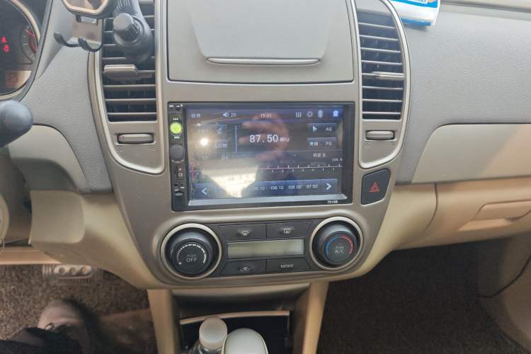 Used Nissan Sylphy 2012 Classic 1.6XE Automatic Comfort Edition Audio And AC Panel