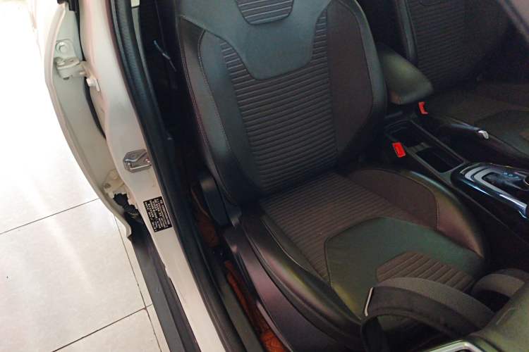 Used Ford Focus 2017 Hatchback EcoBoost 125 Automatic - Ultra-Powerful Style Edition with Smart Drive Features
