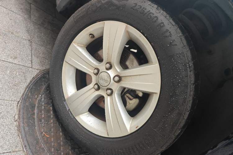 Used Jeep Compass 2013 2.4L four-wheel-drive sport version