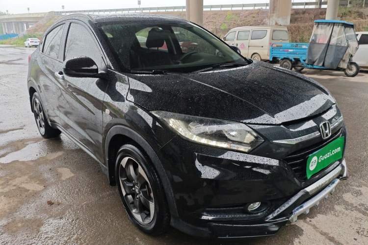 Used Honda Vezel 2017 1.8L CVT Front-Wheel Drive Pioneer Edition Front Right 45 Deg