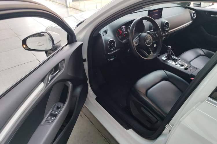 Used Audi A3 2020 Restyled Limousine 35 TFSI Ambition Version China VI Driver Seat