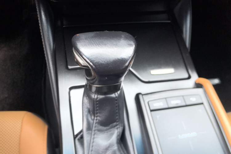 Used Lexus ES 2021 200 Excellence Edition