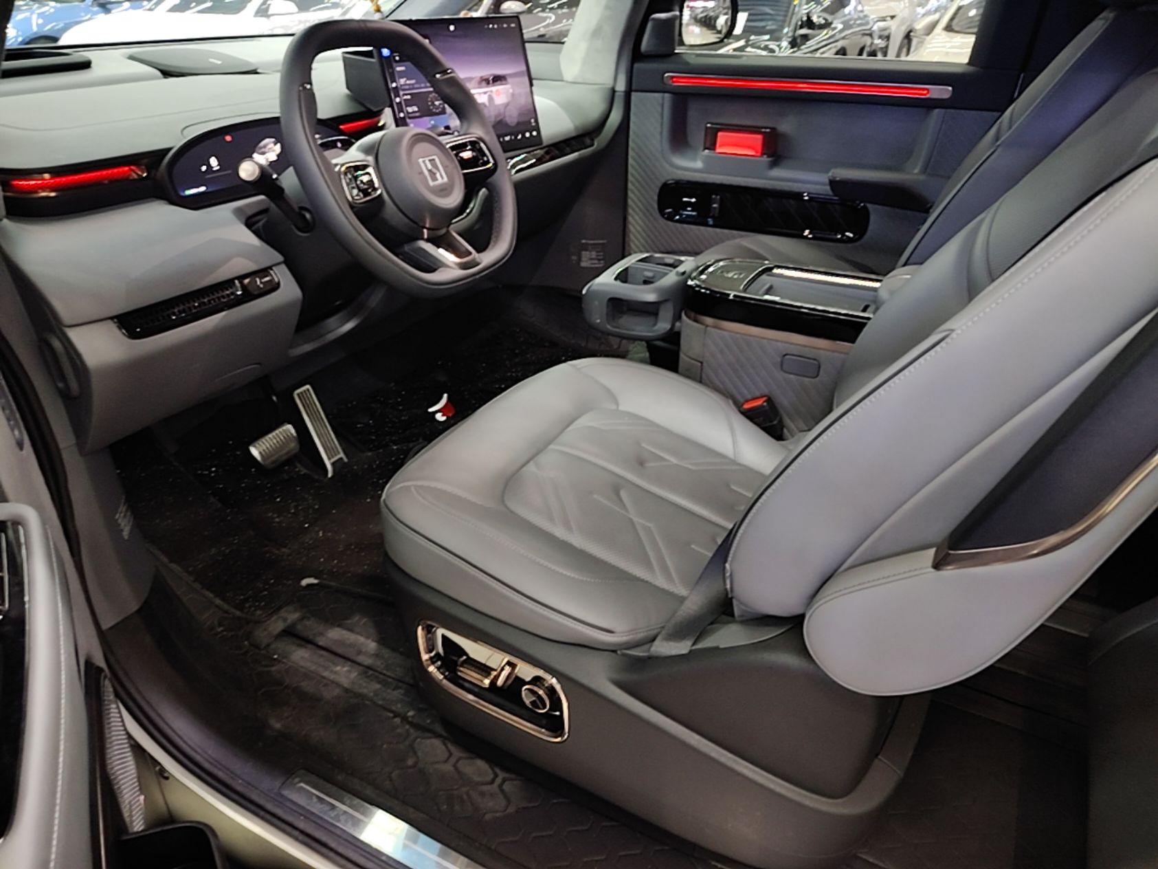 Zeekr MIX 2025 Long-Range Intelligent Driving Edition — снимка 17