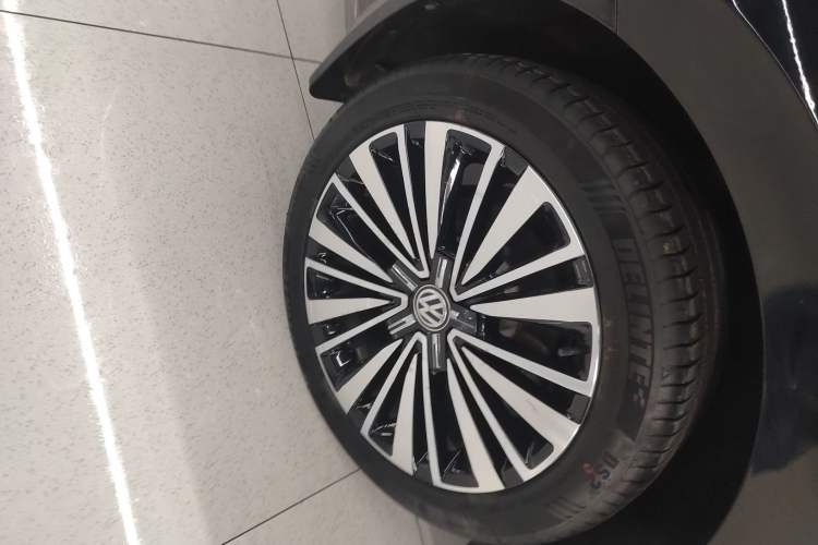 Used Volkswagen Passat 2019 330TSI Luxury Edition China VI Standard
