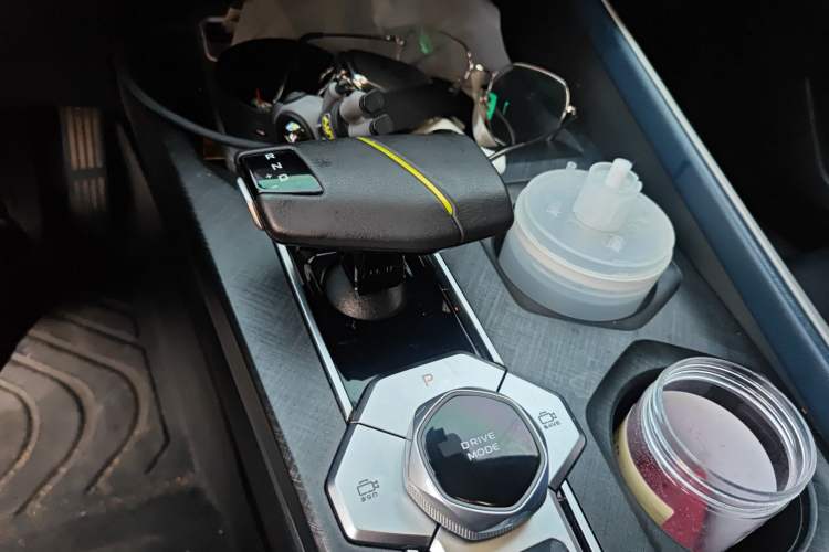 Used CHANGAN UNI-V iDD 2023 Zhidian iDD 1.5T 113km Smart & Fun Version (Rapid Edition) Gear Lever