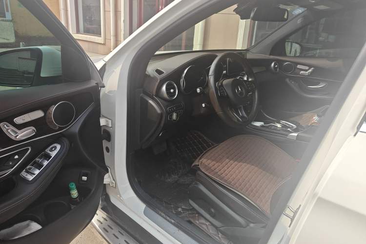 Used Mercedes-Benz GLC 2017 GLC 260 4MATIC Luxury Model
