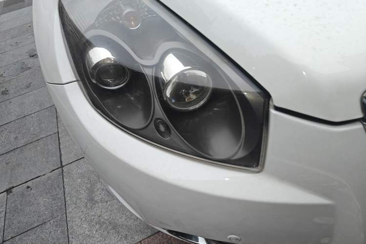 Used Geely Auto GX7 2015 Sport Edition 2.0L Automatic Luxury Model Right Front Headlight