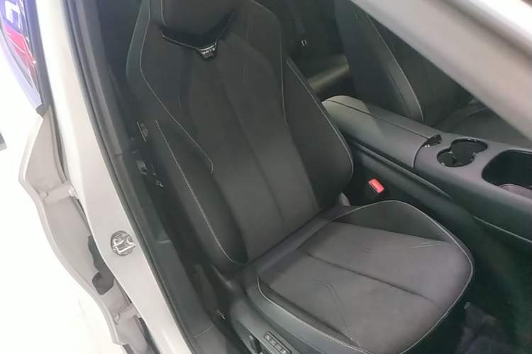 Used Volkswagen ID.UNYX 2024 Revised Pro Long-Range Version
