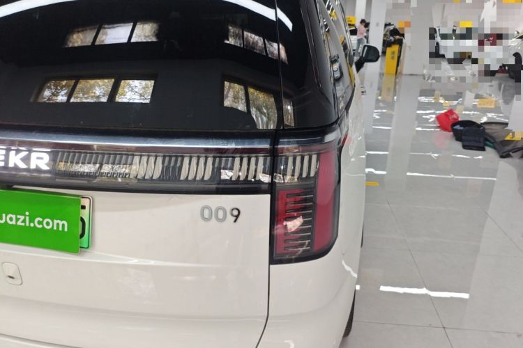 Used Zeekr 009 2024 7-Seater Walk-Through Version Four-Wheel Drive 108 kWh
