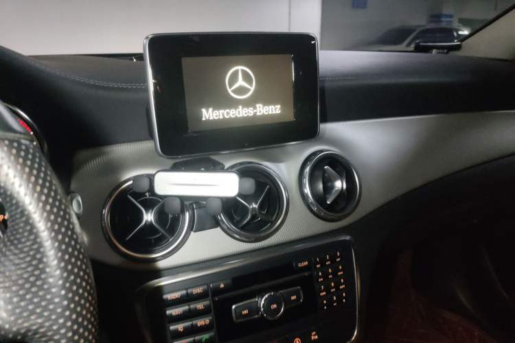 Used Mercedes-Benz GLA 2015 GLA 200 Fashion Model