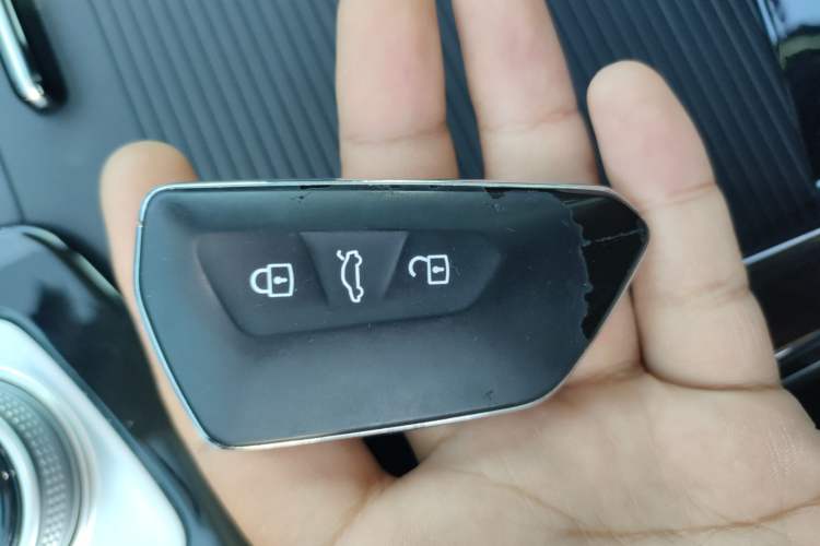 Used Volkswagen Tavendor 2023 380TSI Four-Wheel Drive R-Line Cruise Edition Vehicle Key