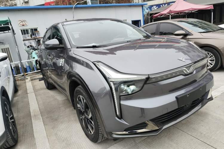 Used NETA U 2023 NETA U-Ⅱ 400 U-SHOW Edition Lithium-Ion Battery Front Right 45 Deg