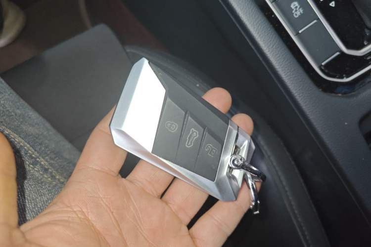 Used Volkswagen Magotan 2017 330TSI DSG Luxury Model
