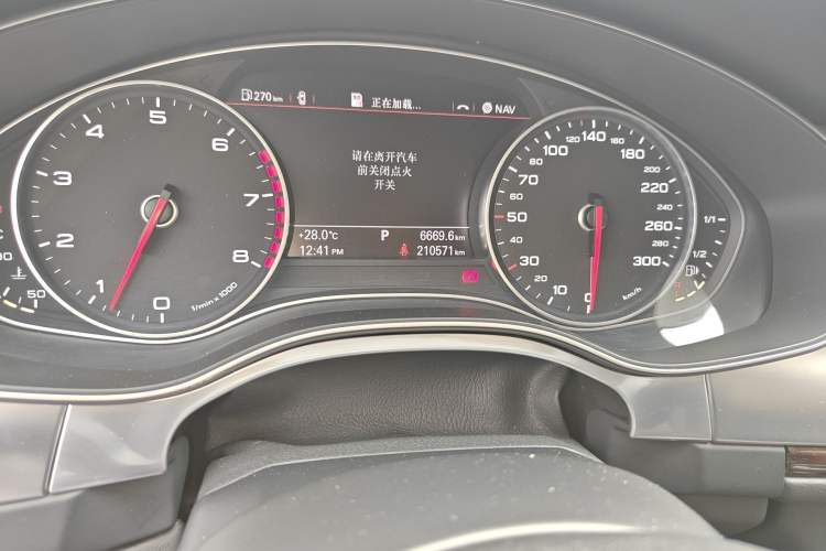 Used Audi A6L 2014 30 FSI Comfort Model Odometer Close Up