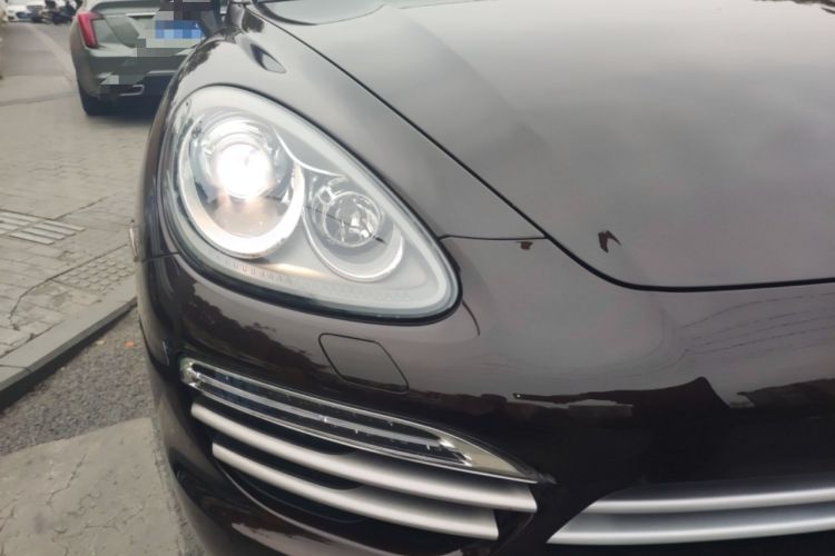 Used Porsche Cayenne 2014 Cayenne Platinum Edition 3.0T Right Front Headlight