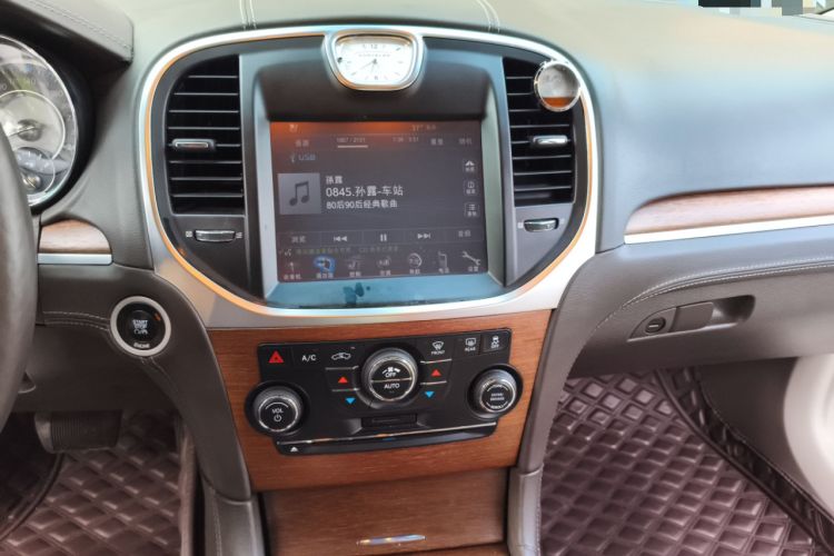 Used Chrysler 300C 2014 3.0L Excellence Edition
