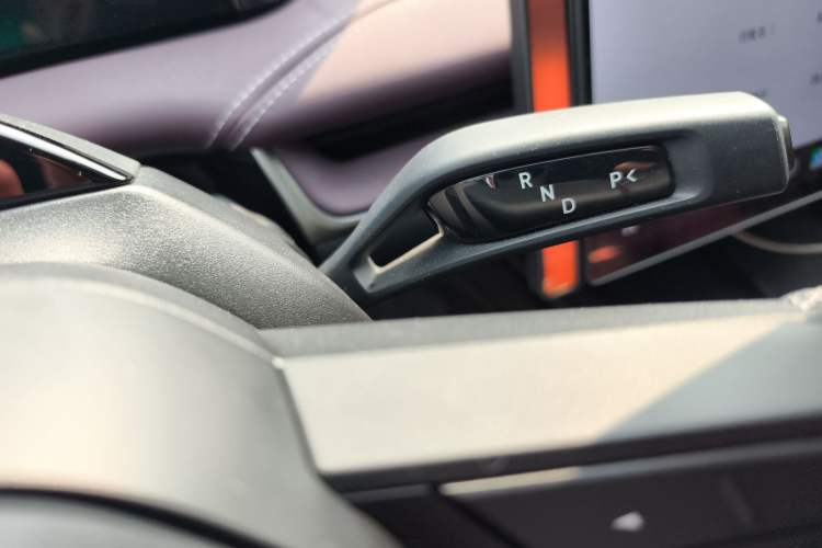 Used Xiaomi Auto SU7 2024 Four-Wheel Drive Ultra-Long Range Advanced Intelligent Driving Max Edition
