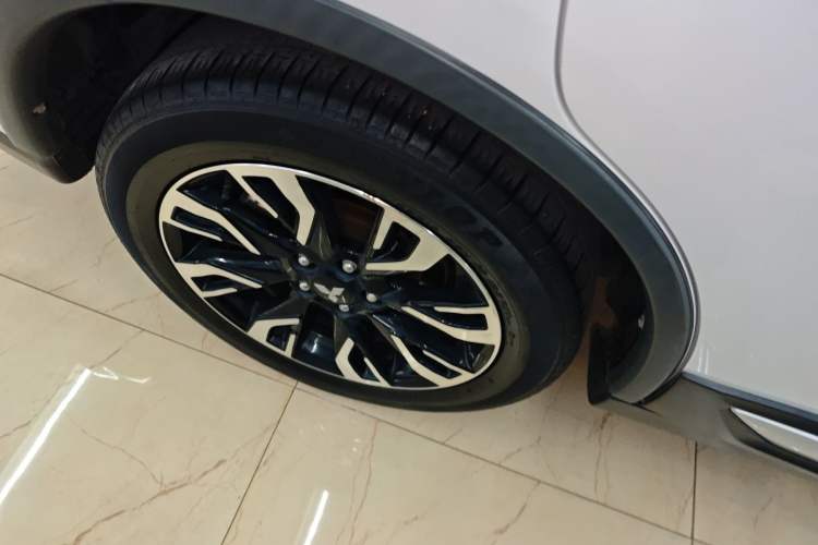 Used Mitsubishi Outlander 2019 2.0L Two-Wheel Drive Comfort Edition 7-Seater China VI Standard
