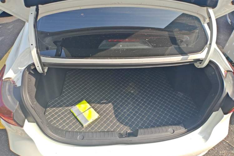 Used CHANGAN Eado 2023 Changan Edition PLUS Blue Whale NE 1.4T GDI DCT Prestige Version Trunk