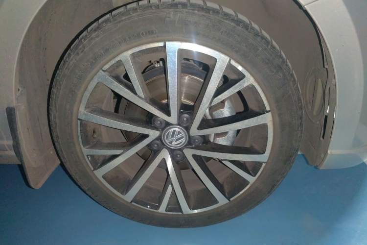 Used Volkswagen Lavida 2019 280TSI DSG Luxury Edition China VI Standard Right Front Wheel Hub