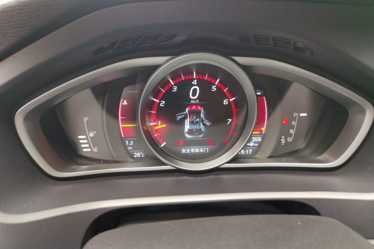Used Volvo V40 2015 1.6T Zhiya Edition
