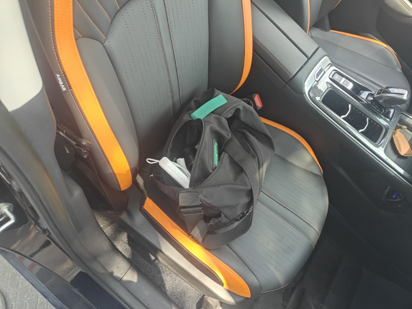 Dongfeng Aeolus Yixuan MAX 2023 1.5T Ultra-Stylish Trendsetting Dad Edition — снимка 19