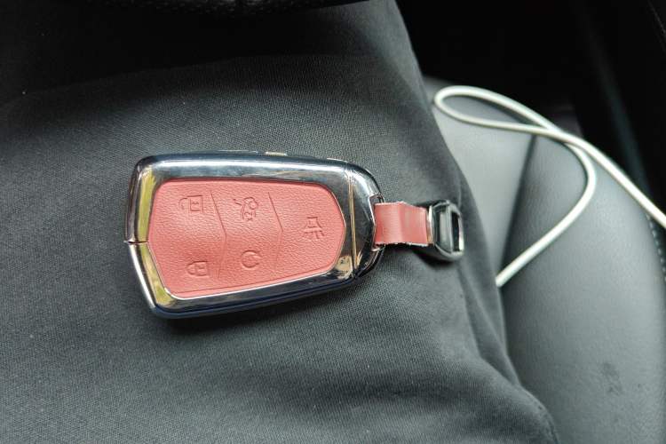 Used Cadillac XT5 2022 2.0T Two-Wheel Drive Luxury Version Vehicle Key