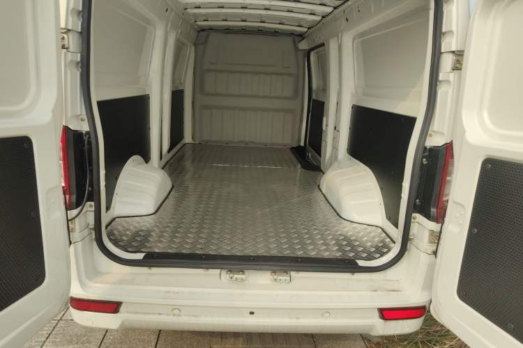 Used Dongfeng Yufeng EM27 2024 EM27L Eves Power 41.86 kWh
