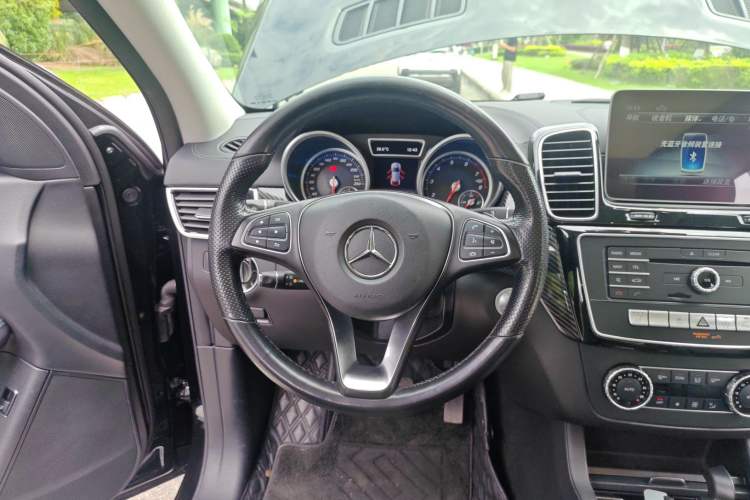 Used Mercedes-Benz GLE 2017 GLE 320 4MATIC Dynamic Model Steering Wheel