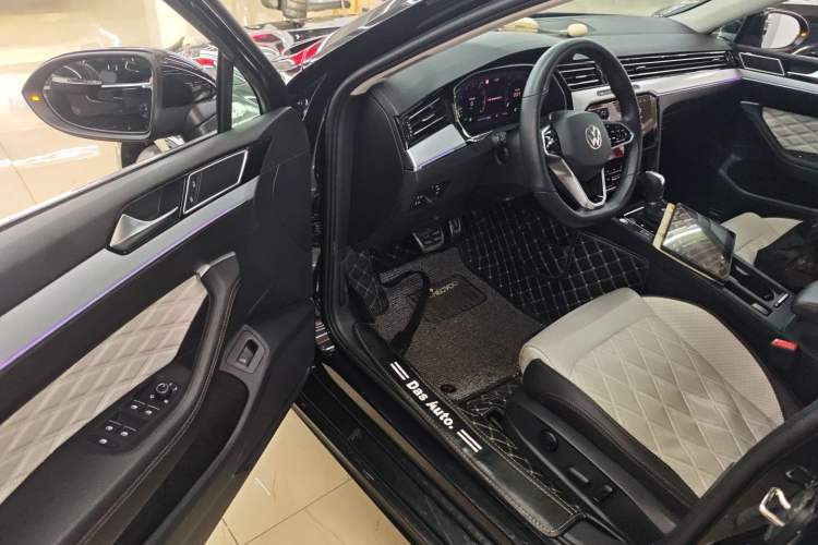 Used Volkswagen Magotan 2023 2 Million Units Commemorative Edition 330TSI DSG Luxury Version Driver Seat