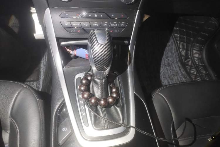 Used Ford Edge 2015 2.0T GTDi 4x4 High-Grade Model Gear Lever