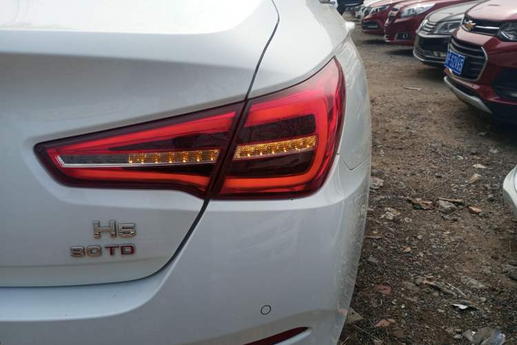 Used Hongqi H5 2022 Classic Model Facelift 1.5T DCT Qiyun Edition