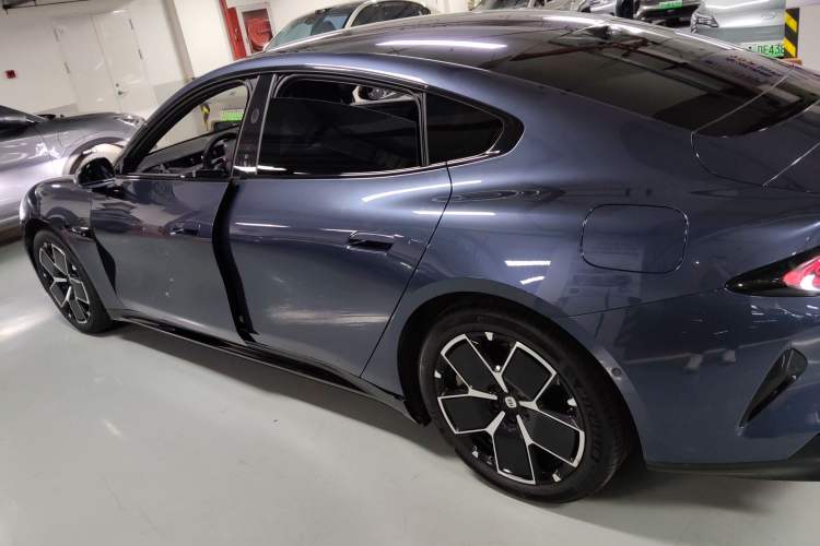 Used Xiaomi Auto SU7 2024 Rear-Drive Standard Founder Edition
