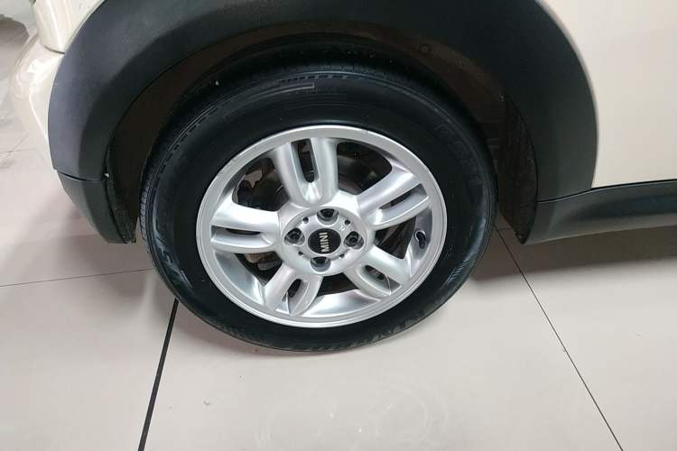 Used MINI 2011 1.6L ONE Exterior 2