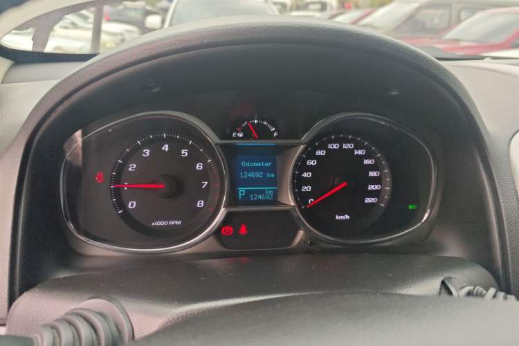 Used Chevrolet Captiva 2015 2.4L 4x4 Flagship Edition 7-Seater