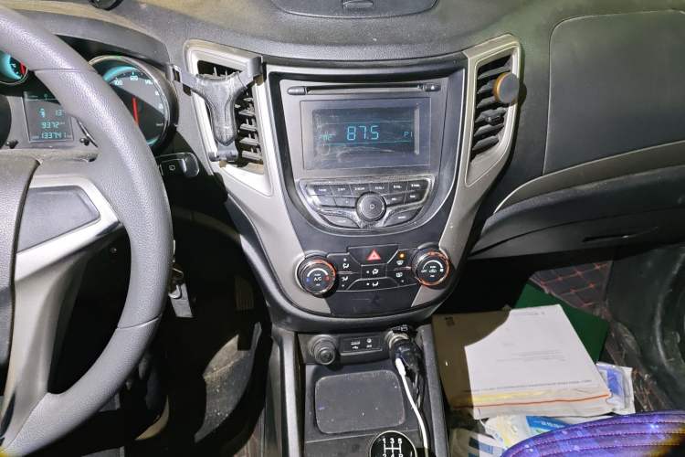 Used CHANGAN CS35 2012 1.6L Manual Comfort Edition China IV Standard
